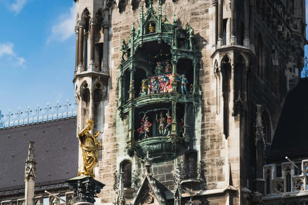 Glockenspiel im Neuen Rathaus in München